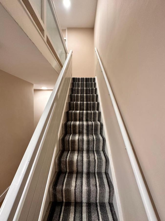 Canary Wharf Single Double And En-Suite Rooms London Exterior photo