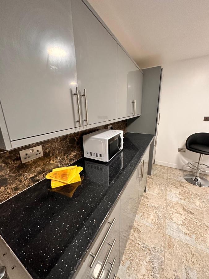 Canary Wharf Single Double And En-Suite Rooms London Exterior photo