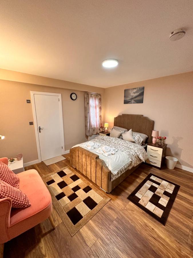 Canary Wharf Single Double And En-Suite Rooms London Exterior photo