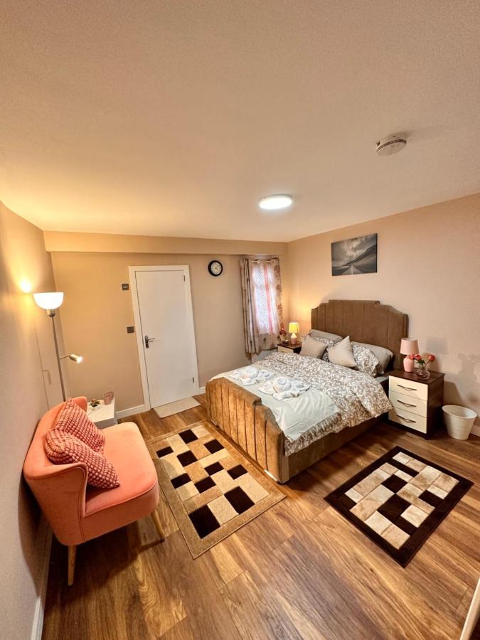 Canary Wharf Single Double And En-Suite Rooms London Exterior photo